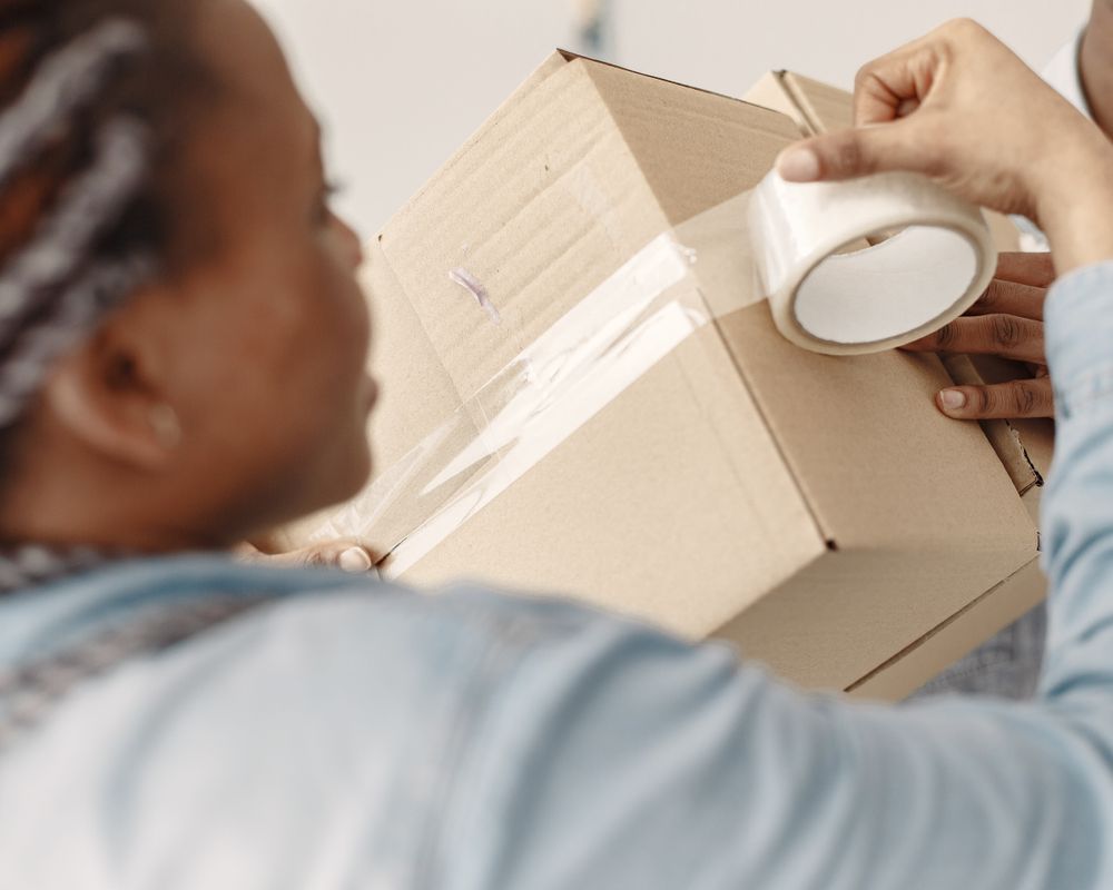 Taşınma kolileri ve paketlenmiş eşyalar